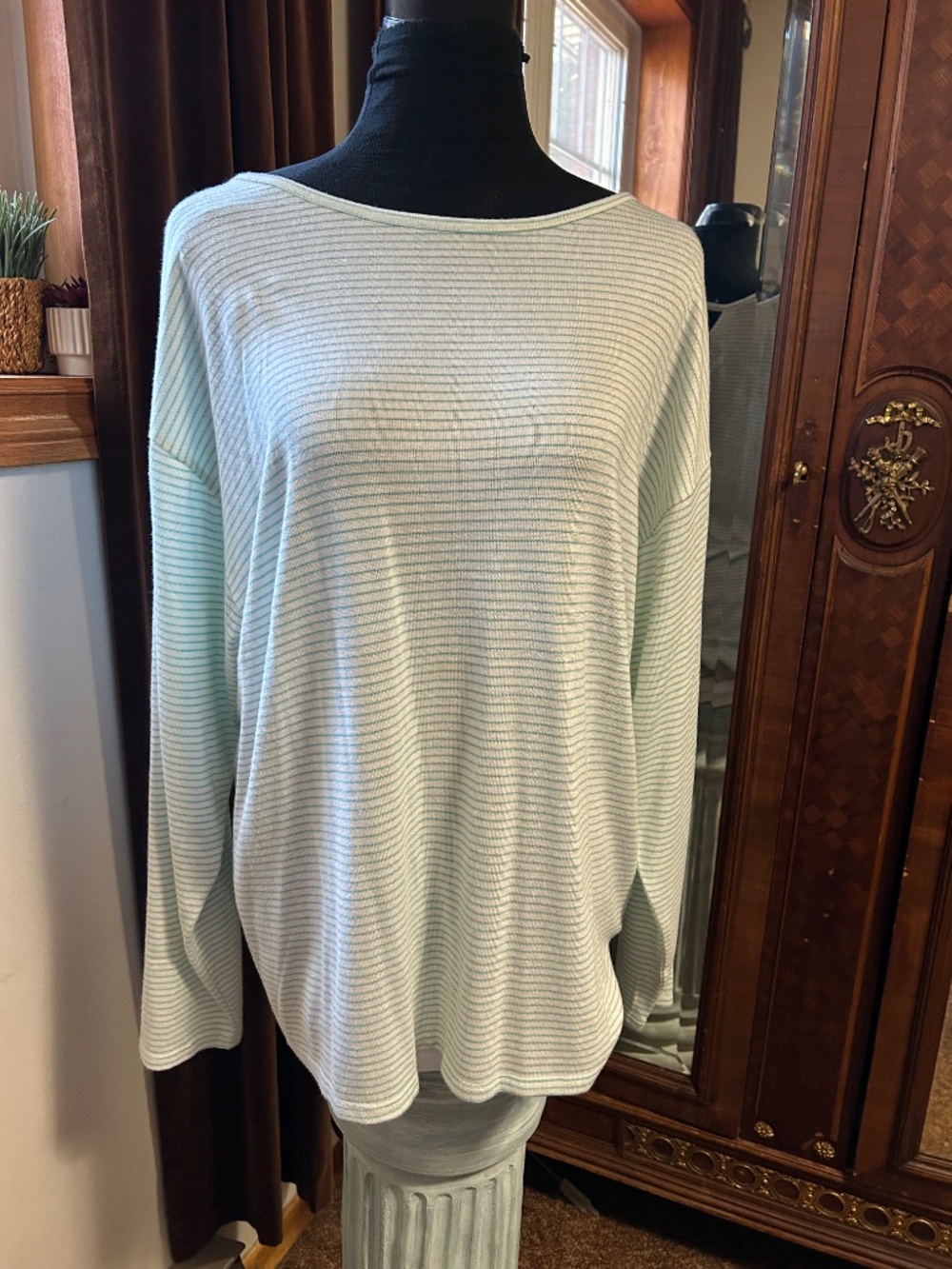 V back Sweater Aqua/White